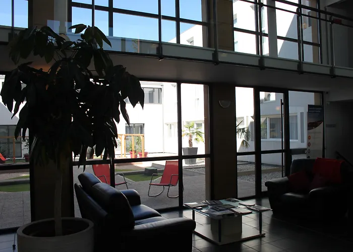 Comfort Suites Pau Idron