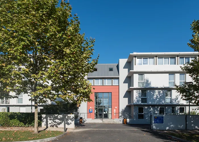Comfort Suites Pau Idron